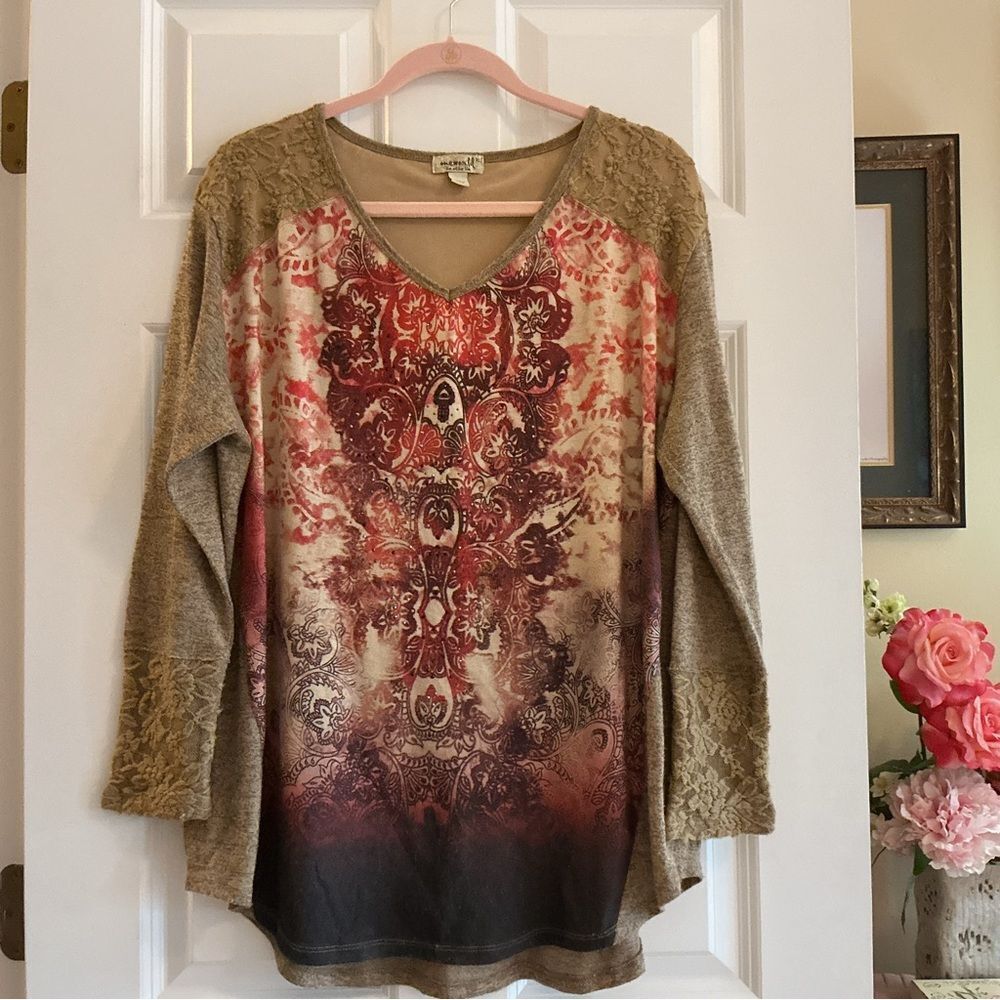 EUC. One World Brand Women’s XL L/S Top in Tans, Peach and Orange